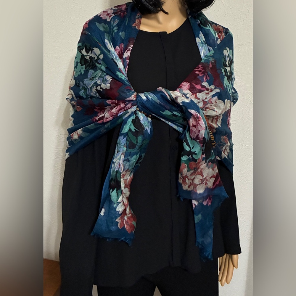 Shawl wrap Navy Blue Floral Scarf w/exotic Bird design Oblong 27x72 Colorful